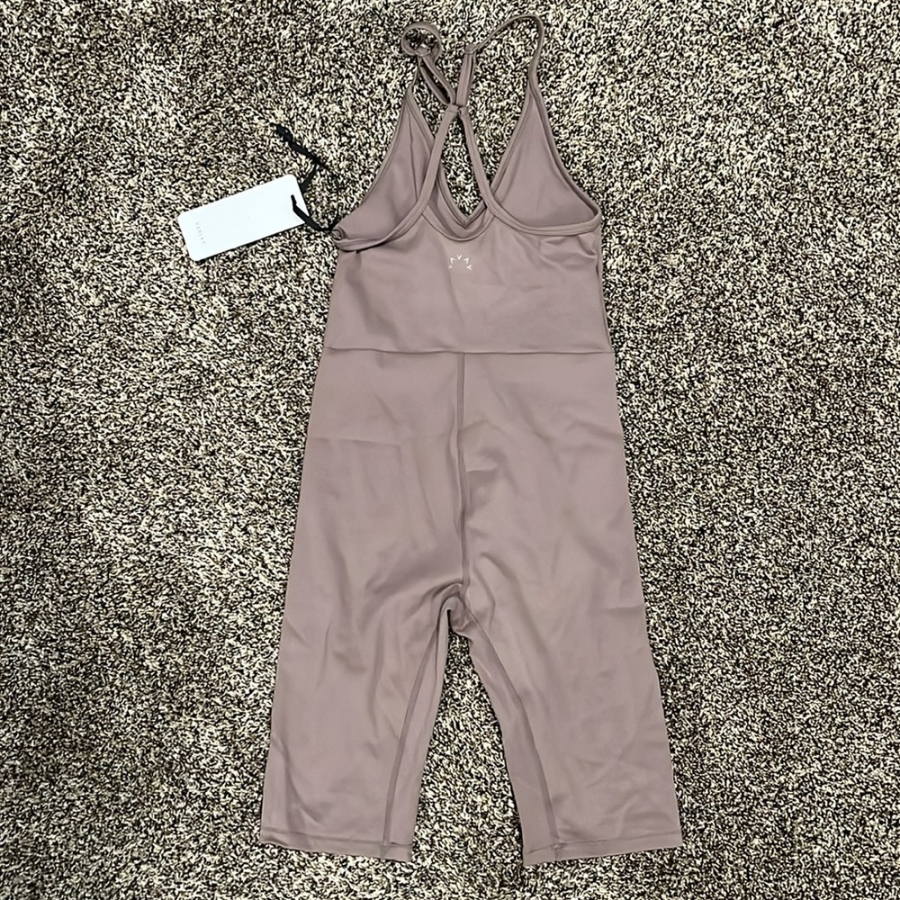 Varley Revolve Let’s Move Irvine Taupe Bodysuit, NWT - Picture 10 of 10